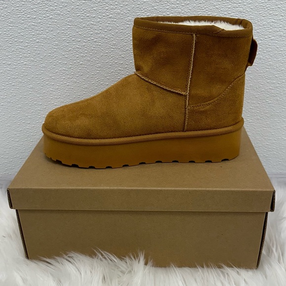 Forever - Chestnut Platform Mini UGG Style Boots - New in box! - Picture 2 of 3